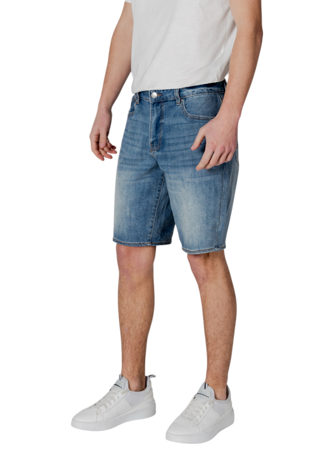 Armani Exchange Bermuda Férfi - Image 2