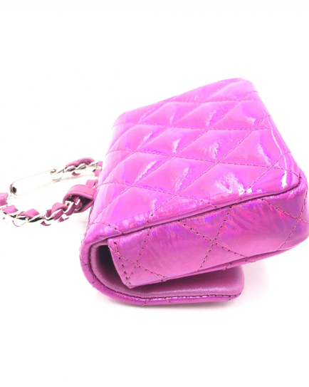 Chanel PRE-OWNED Iridescent Pink Quilted Leather Pouch